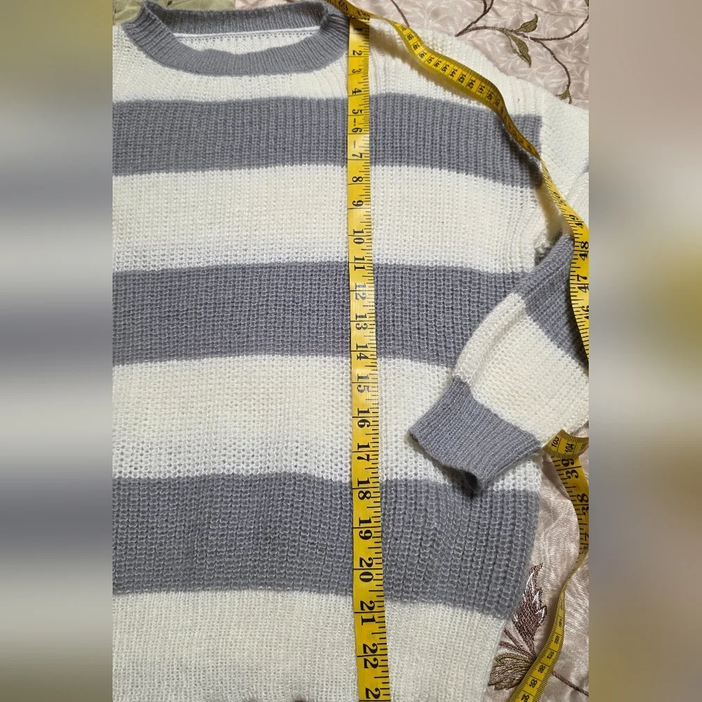 Shein Women’s Striped Knit Sweater Size Small Gray White Long Sleeve Pullover - Picture 4 of 6